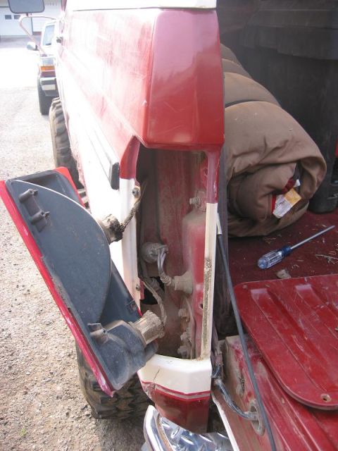 1985 Ford Bronco - Remove driverside taillight. This is what it looks like if you do not have rear defrost. It will have 2 lights and 1-3 plug connector.