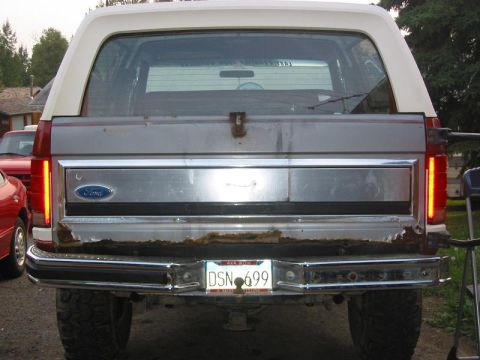 1985 Ford Bronco - New tailgate on. It's a was a bitch to get aligned right. IT still isn't perfect but it will be ok till I get new gate. It looks ugly and i…