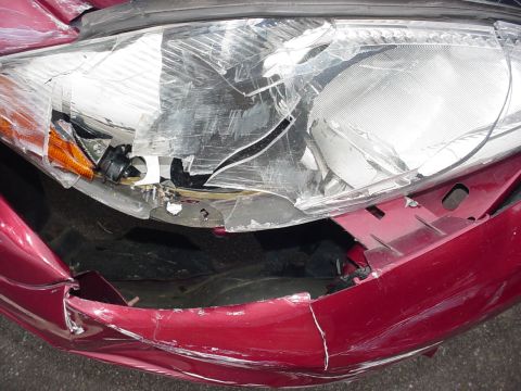 2001 Ford Taurus - looking down over headlight