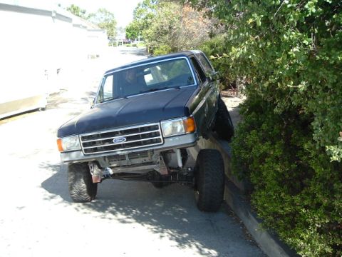 1989 Ford Bronco - This Ford Bronco appears to be from the late 1980s, possibly a 1987 model, with modifications.