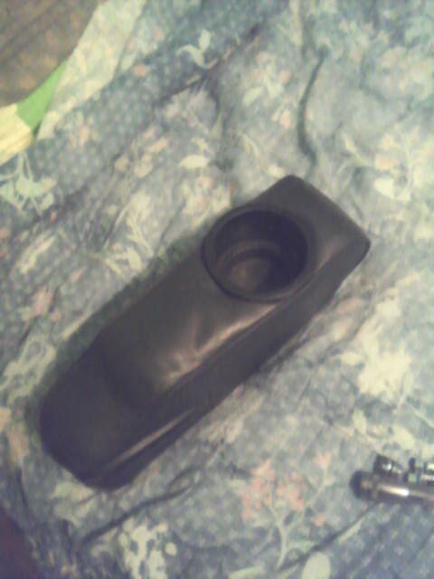 1987 Lincoln Town Car - cup holder, once you got it, you can'tr live without it