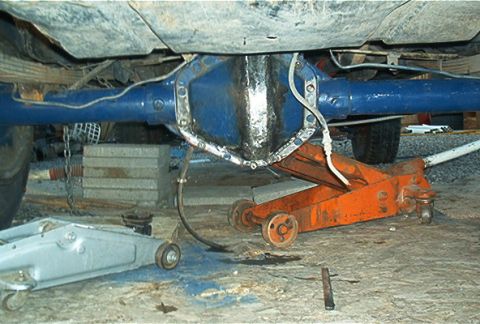 1986 Ford Bronco - Here it is armored and under the truck
