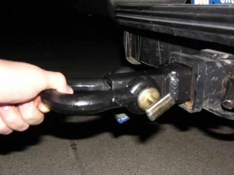 2000 Chevrolet Tahoe - Connecting a tow shackle to a trailer hitch receiver.