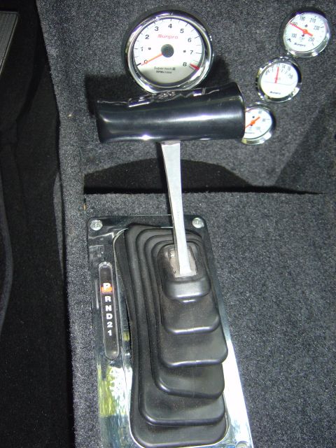 1971 Ford Ranchero - The B&M floor shifter to go along with the C4 Tranny.