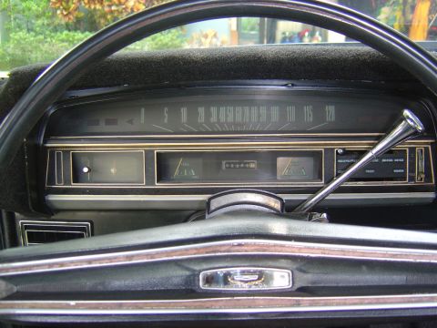 1971 Ford Ranchero - Stock wheel and dash