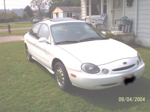 1997 Ford Taurus photo