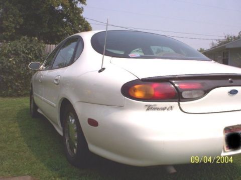 1997 Ford Taurus photo