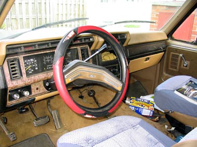 1980 Ford Bronco - Mah super clean interior.