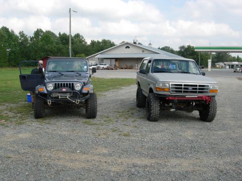 1995 Ford Bronco - Before we hit the trails, all perty.