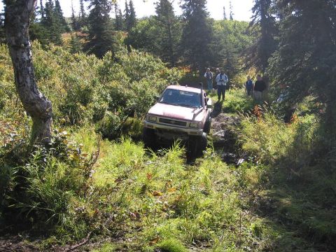 1985 Ford Bronco - Jeremy hitting the same spot. He had the same results as I did. STUCK!