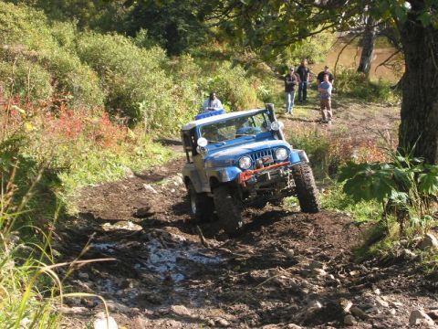 1985 Ford Bronco - Paul trying the same line, with the same result as everyone else..