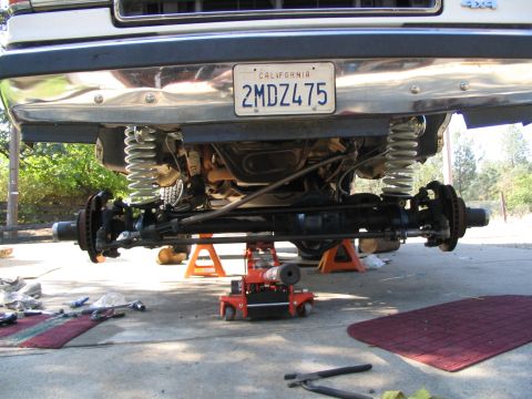 1989 Ford Bronco - axle hung, rotors, hubs and steering in