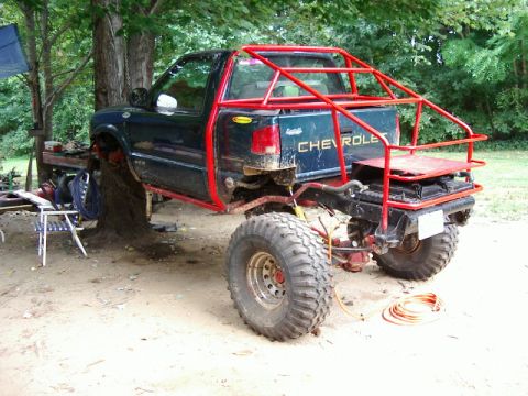1985 Ford Bronco - Rear Exocage somewhat complete
