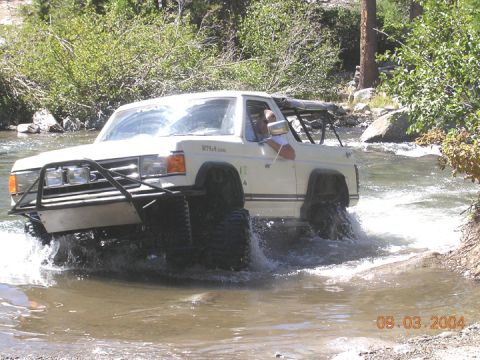 1994 Ford Bronco - dave crossing with 39.5 boggers