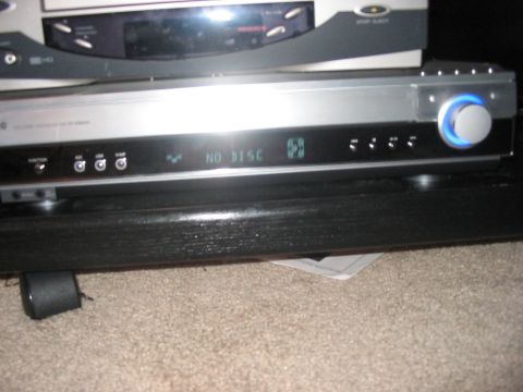1988 Ford Bronco - Audio receiver display reads 'NO DISC' with a clock icon visible.