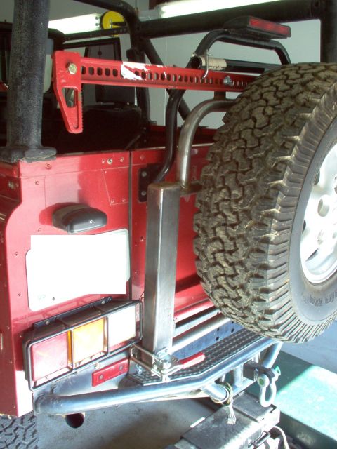 1983 Ford Bronco - Aftermarket swingaway rack on '94