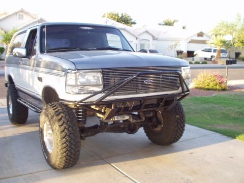 1993 Ford Bronco - finshed product of the front bumper