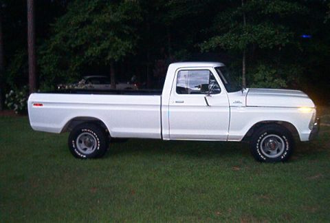 1992 Ford Bronco - 77 F-100 side