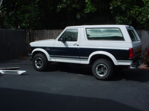 1995 Ford Bronco photo