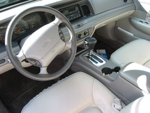 1996 Ford Crown Victoria photo