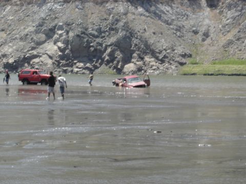 1990 Ford Bronco - This guy was stuck for hours