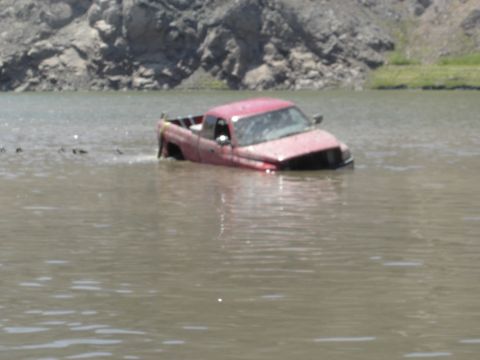 1990 Ford Bronco - I thin k he was stuck for at least 4 hours! Got water in his trans , engine & everythinhg else...