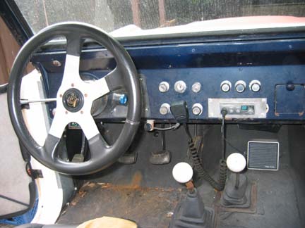 1972 Ford Bronco - 1 of 2 dash pics