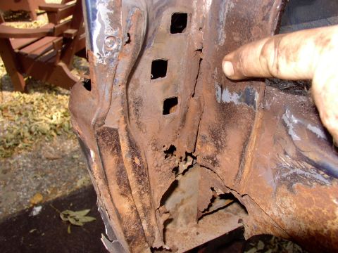 1986 Ford Bronco - Here's what I found when I removed the tailgate this year to replace the rear quarters. Believe it or not the new tailgate, which I put on…