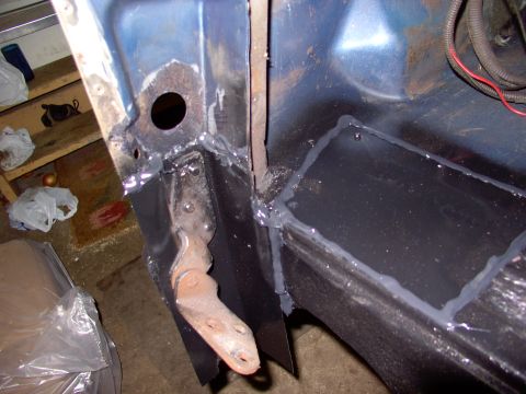 1986 Ford Bronco - A little seam sealer caulked in and time for more rust treatment then more spray paint.