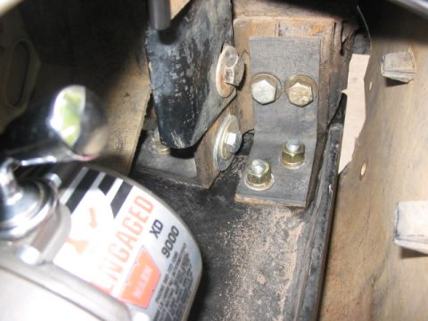 1995 Ford Bronco - good shot of winch mount to frame brackets, 2 for each side (one is back behind the bumper mount bracket).