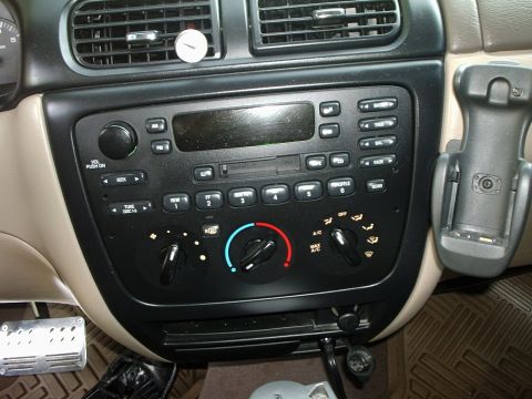2000 Ford Taurus photo