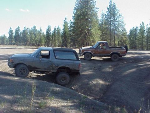 1981 Ford Bronco - here is pepe showin off, lookin good