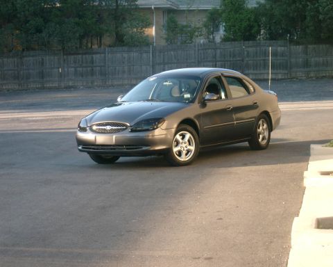 2002 Ford Taurus photo
