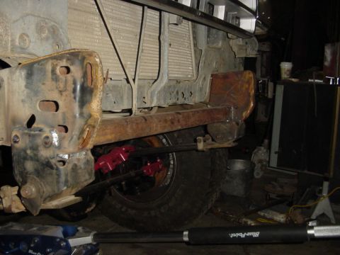 1987 Ford Bronco - front brakets finished