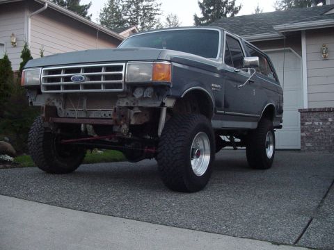 1987 Ford Bronco - final driveway shot