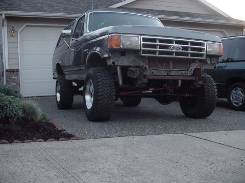 1987 Ford Bronco - 33's for now