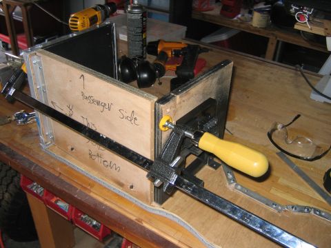 1995 Ford Bronco - Clamping the middle divider in so i can attach it with the home-made brackets