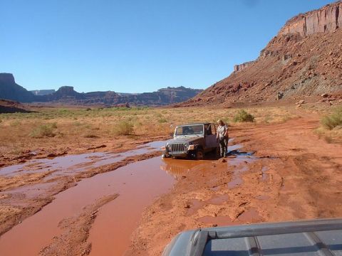 1987 Ford Bronco - this was from the NMVJC's moab run... all i have to say is "doh!"