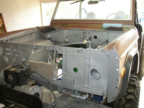 1995 Ford Bronco - This Ford Bronco is undergoing restoration, with its engine and front clip disassembled.
