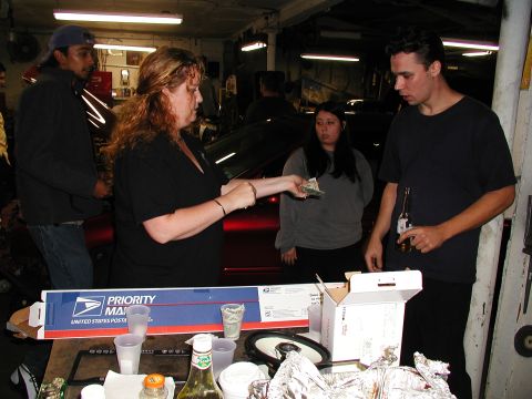 1992 Ford Taurus - Anonda taking raffle money