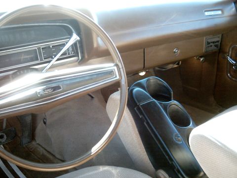 1971 Ford Ranchero - cupholders too.