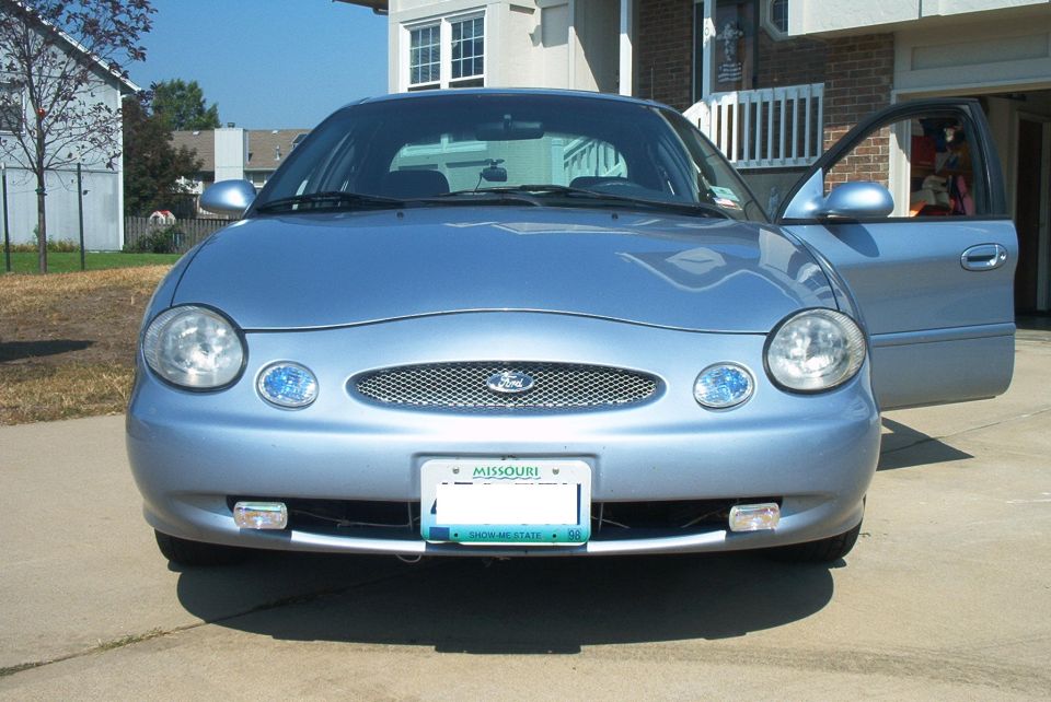 1998 Ford Taurus “Cecilia”