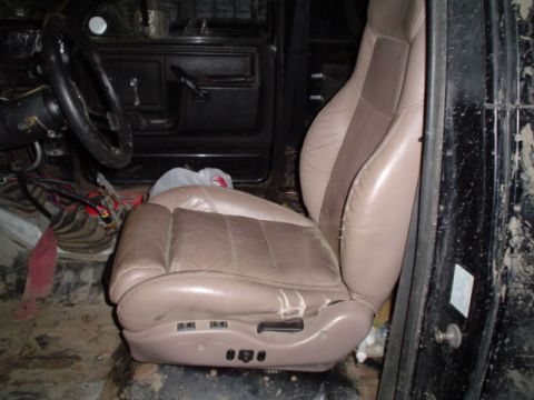 1981 Ford Bronco - drivers seat installed