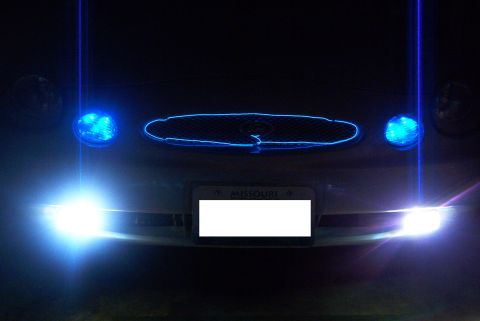 1998 Ford Taurus - better shot of the fogs, from head on...