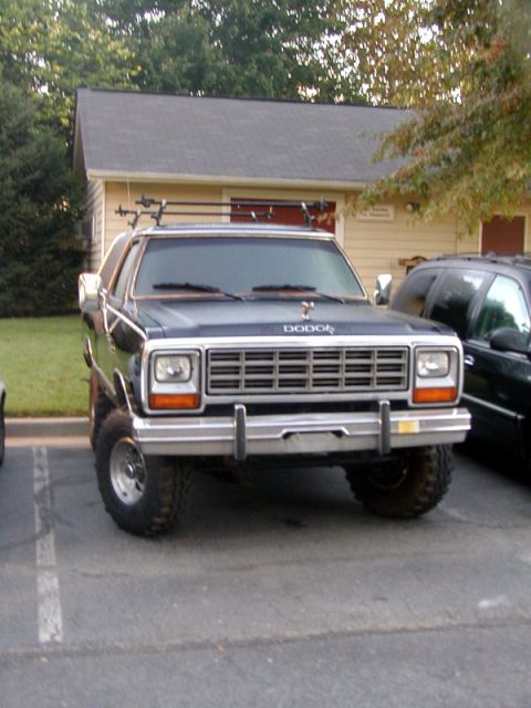 1984 Dodge Ram Van photo