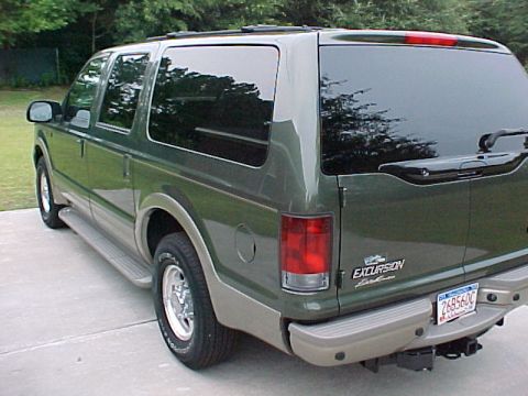 2003 Ford Excursion photo