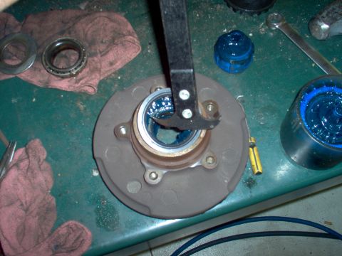 1983 Ford Bronco - Pull the hub seal, remove & clean the wheel bearings.