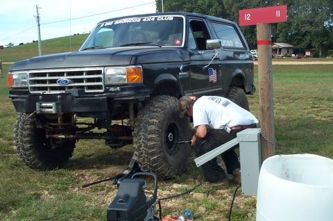 1988 Ford Bronco - Jim Westcot changing tires