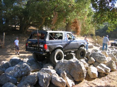 1985 Ford Bronco - Damon doing the mini con