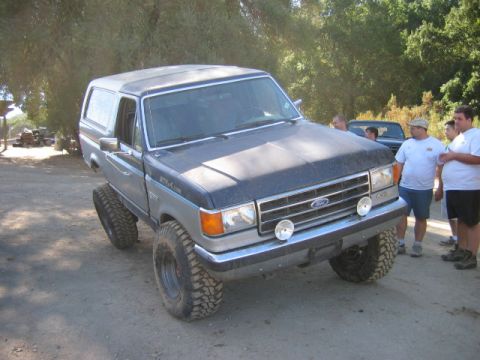 1985 Ford Bronco - This modified Ford Bronco appears to be from the late 1980s, not 1985.